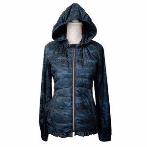 LULULEMON Spring Fling Puffy Windbreaker 6 Down Lotus Camo Oil Slick Blue Jacket